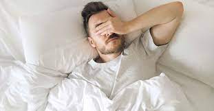 أعاني من ألم وصداع أثناء النوم، فما تشخيص الحالة؟