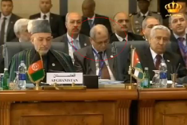 بالفيديو  النعاس يداهم وزير الاوقاف الاردني خلال مؤتمر القمة الاسلامي