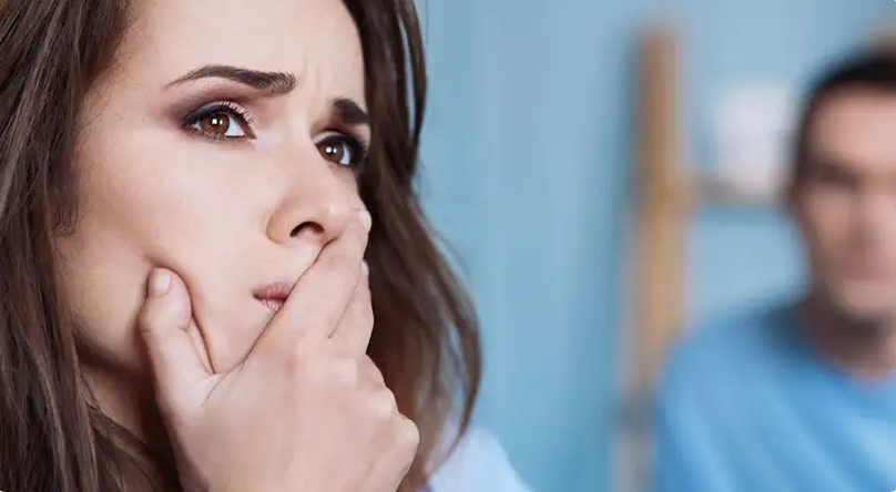 كلما تقرب مني زوجي أهرب منه فوراً