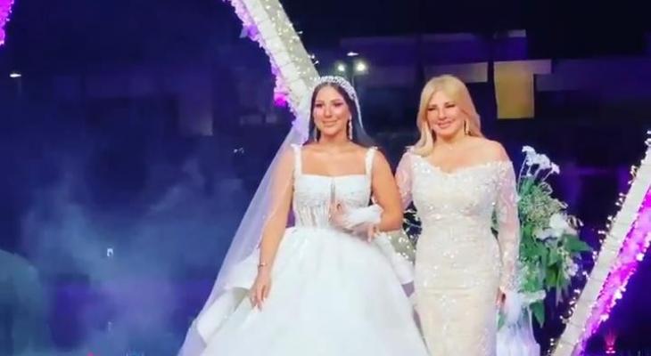شاهد: ندى بسيوني تحتفل بزفاف ابنة سناء شافع