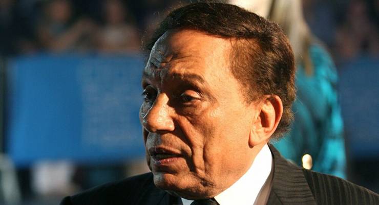 عادل إمام: مستمر في قراري ولم أغيره