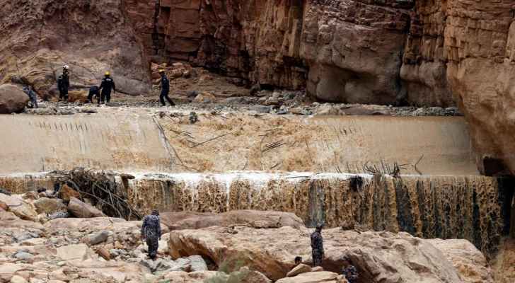 " الأدلاء السياحيين": مرافقو رحلة البحر الميت هواة وليسوا أدلاء سياحيين