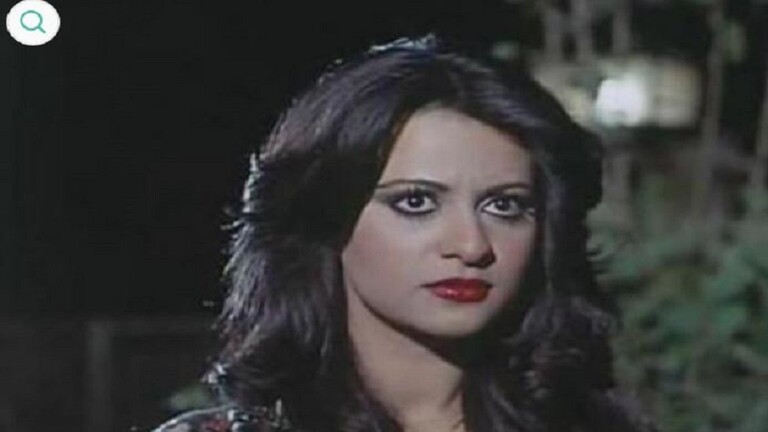 فنانة مصرية شهيرة تنشر صورة مرعبة لوجهها وتطلب الدعاء