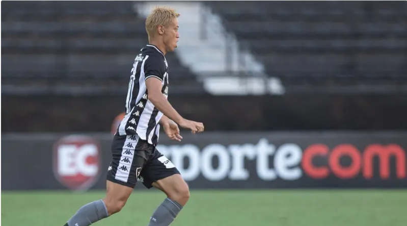 النجم الياباني هوندا يعود إلى الملاعب