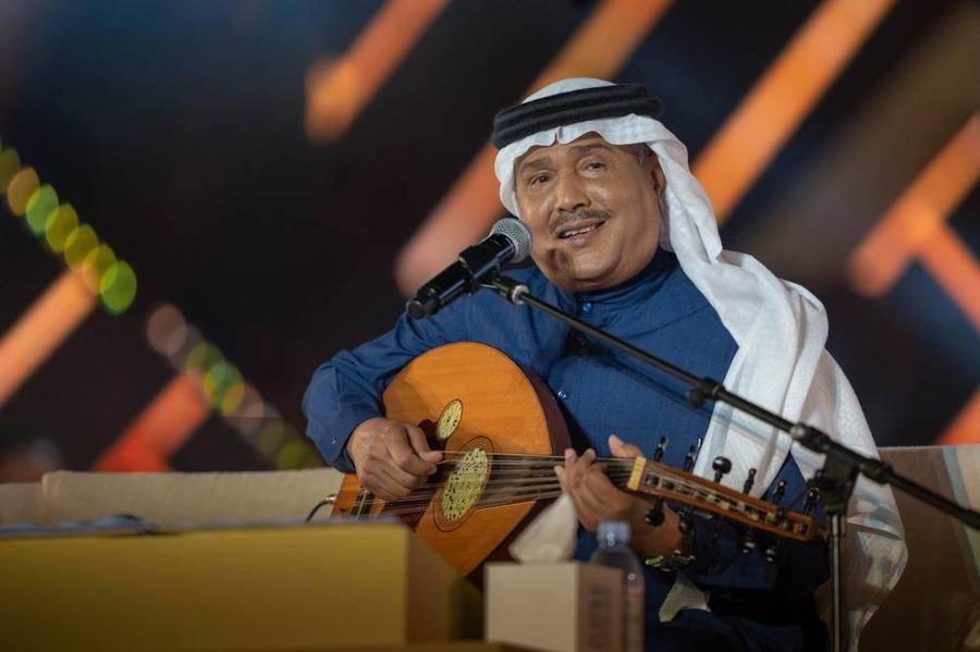 نجل الفنان محمد عبده: الوالد بخير