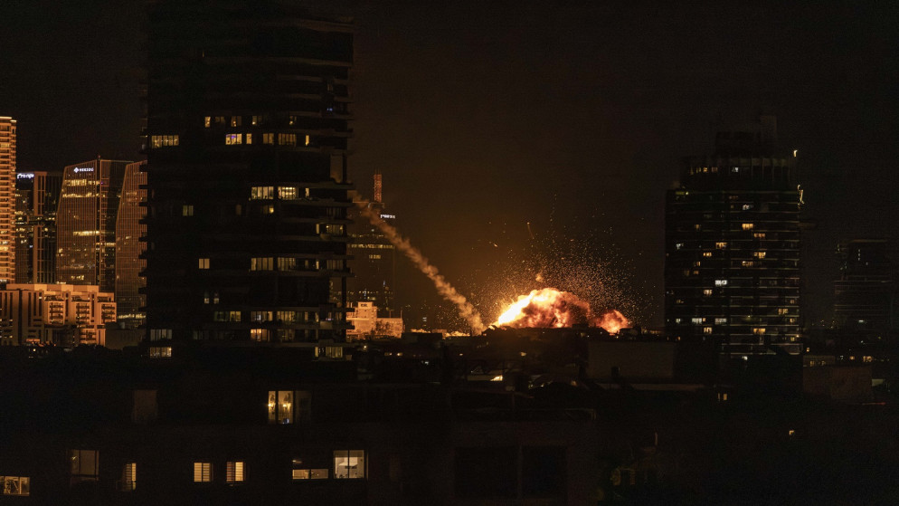 مقتل إسرائيلية واصابة 21 مستوطنا إثر سقوط الصواريخ الأخيرة في تل أبيب