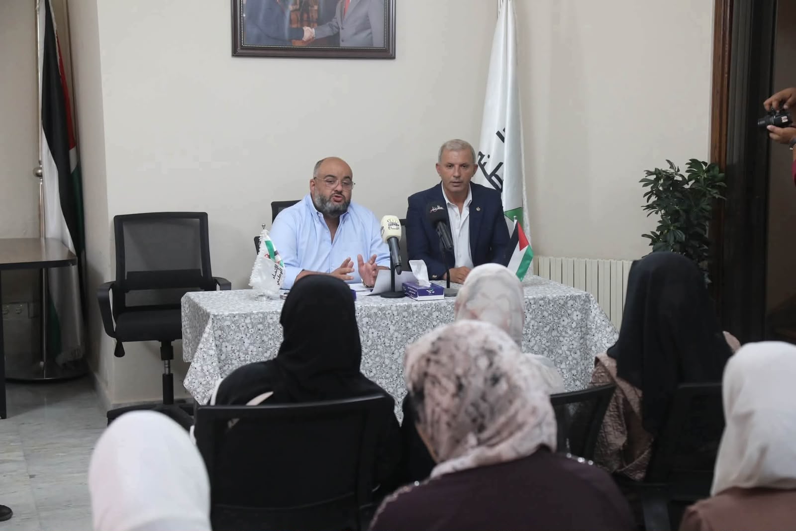 الخشمان: سأبقى متابعًا لهذا الملف ( الخريجين القدامى ) تحت قبة البرلمان وبكل الأدوات الدستورية والرقابية المتاحة