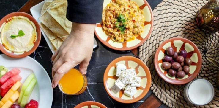 في السحور .. "حواضر البيت" الغنية بالطاقة تقلل متاعب الصيام