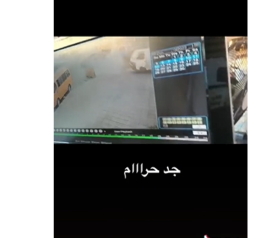 في مشهد صادم  .. شاهد ماذا فعلت هذه الشاحنة بالرجل المسن 