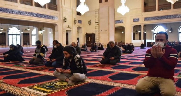 مصادر لـ"سرايا": قرار مرتقب بعودة صلاة الجمعة في المساجد سيراً على الأقدام اعتباراً من هذا التاريخ                                                                     