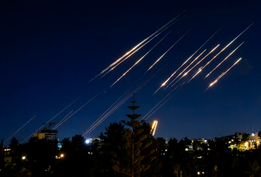 جيش الاحتلال: بدء قصف اهداف استراتيجية وبنى تحتية في عمق طهران