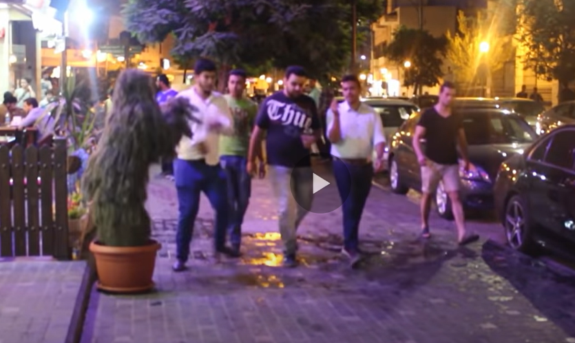 الكاميرا الخفيه: الرجل الشجرة