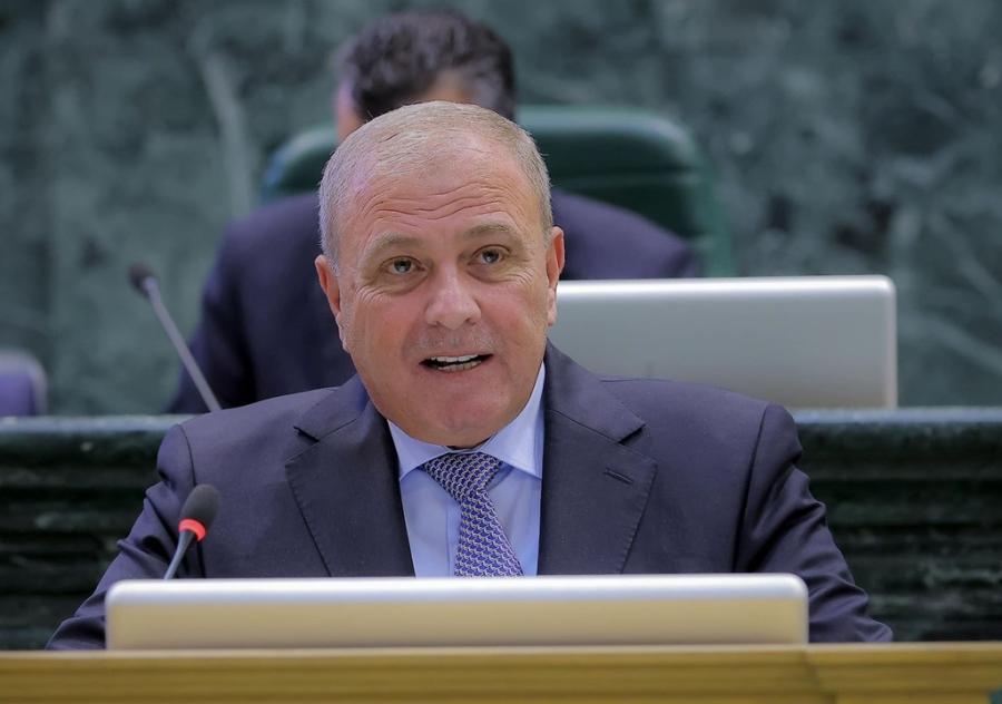 الرقب يعترض على إدارة عطية للجلسة ..  والأخير يرد: "مش ناقصني تنظير منك"