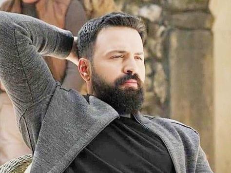 تيم حسن في معسكر مغلق