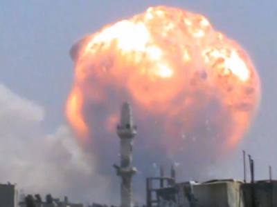 مقتل 40 وجرح 100 بانفجار مخزن ذخيرة في حي موال للنظام السوري في حمص