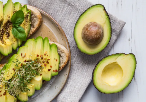 تناول الأفوكادو مساء  ..  لدعم النوم والهضم