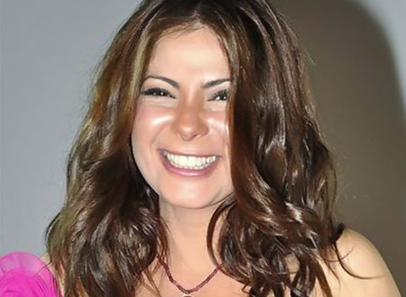 منى زكي: ابنتي لا تشاهد أفلامي ..  وهذا الموقف لن أنساه لأحمد زكي