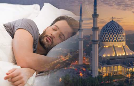 النوم عن صلاة الفجر يحزنني ويشعرني بالوحشة، فما نصيحتكم لي؟
