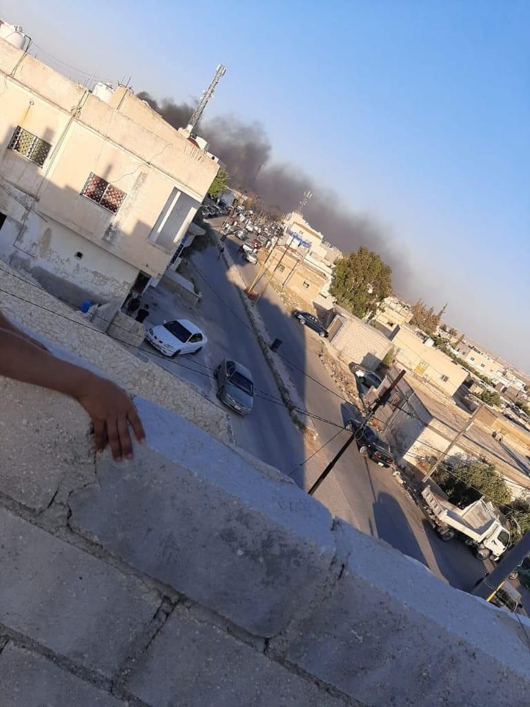 بالفيديو  .. اعمال شغب واحراق منازل عقب وفاة خمسيني بمنطقة الحمرا بالمفرق 