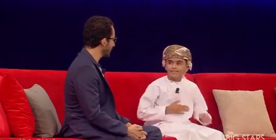بالفيديو  ..  طفل عُماني متعدد المواهب أبهرَ أحمد حلمي   ..  "تفاصيل"