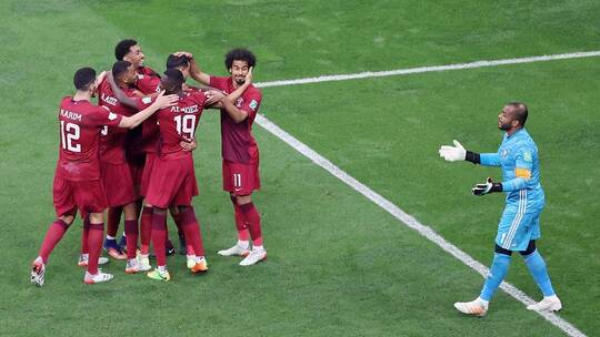 منتخب قطر يلحق هزيمة تاريخية بنظيره الإماراتي