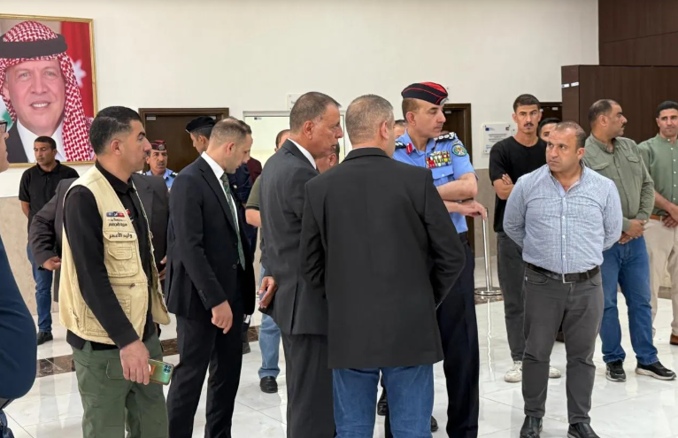 وزير الداخلية يوجه إلى ضرورة تقليل فترة مكوث المسافر داخل مركز حدود جابر
