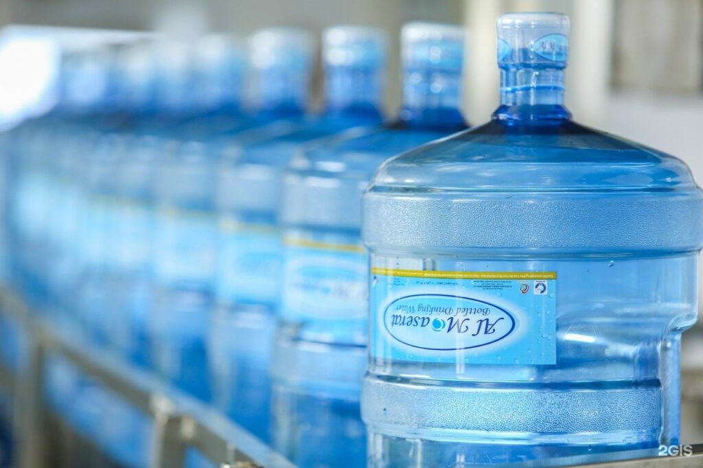 "الرفع غير مبرر"  ..  دعوات لمقاطعة محطات لتعبئة مياه الشرب