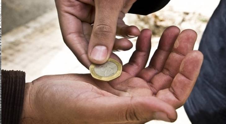 التنمية: ضبط متسول بحوزته 6493 دينارا وهاتفين حديثين في الزرقاء