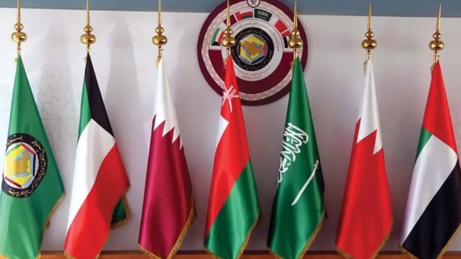 مجلس التعاون يدين الاعتداءات الحوثية على السعودية ويحذر من تهديد الملاحة في هرمز