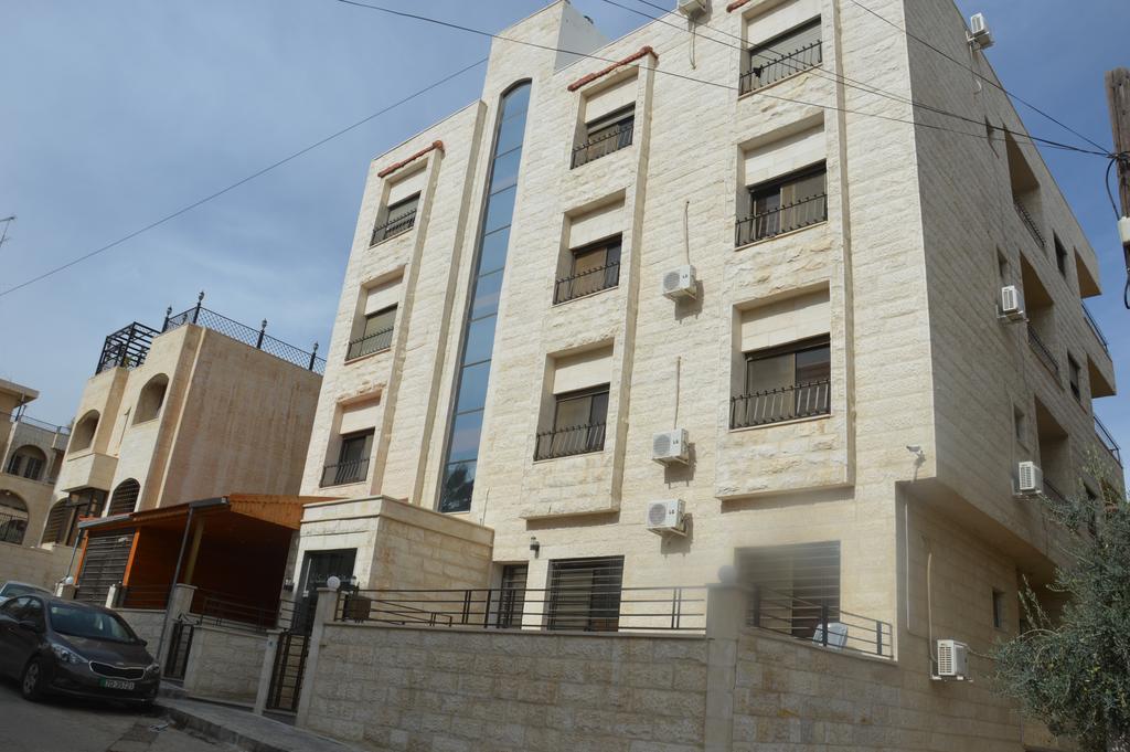 شقتان لأحد رجال الأعمال بالمزاد العلني لسد ديون تجاوزت المليون دينار 