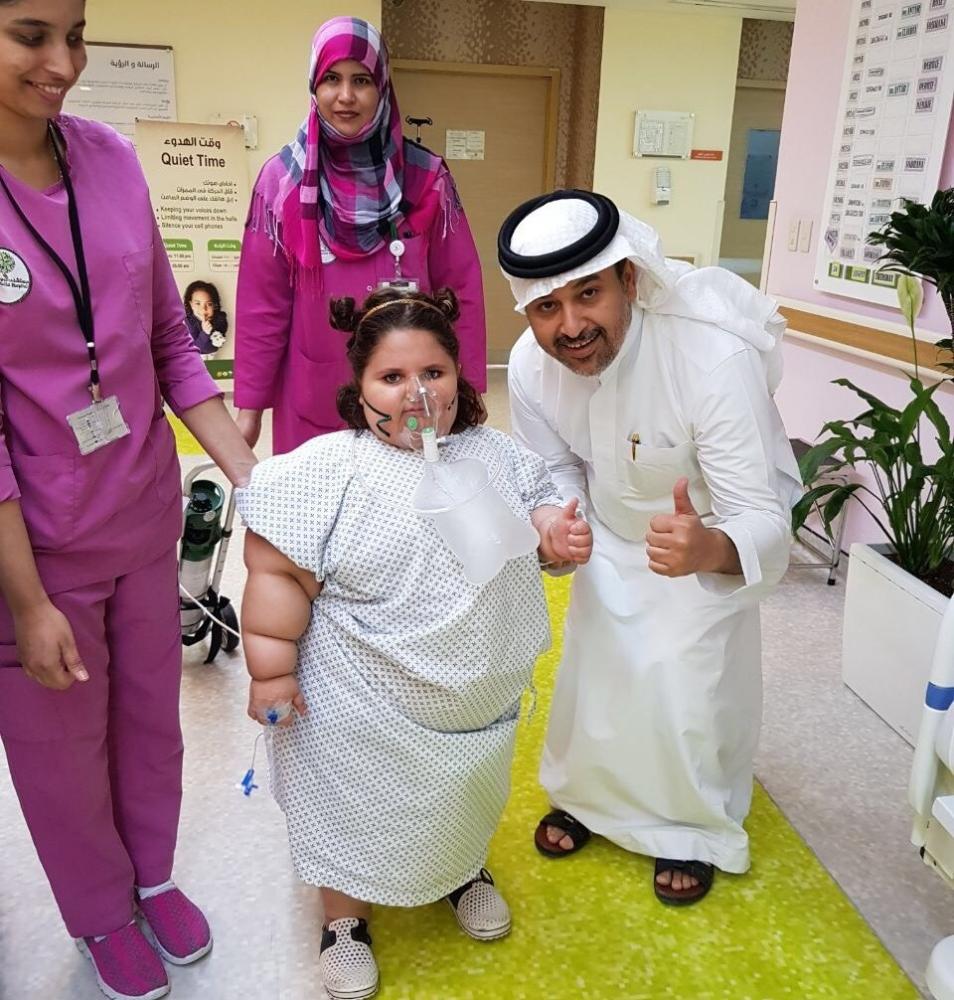 قصة طفلة عمرها 5 سنوات وزنها 85 كلغ  ..  "تأكل ولا تشبع"  .. تفاصيل 