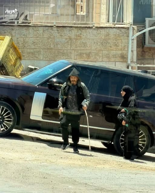 "أغنى متسول" في فلسطين ..  سيارة "رينج روفر" وهاتف ذهبي وتحقيقات بشأن عقاراته وأرصدته