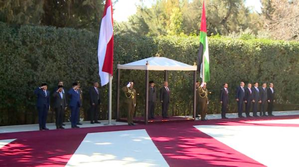 الملك يثمّن دور إندونيسيا في حماية الفلسطينيين في غزة