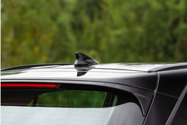 وظائف غير متوقعة ..  ما أهمية زعنفة القرش في سيارتك؟