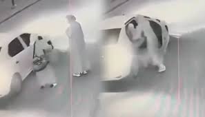 يتنكر في زي نسائي لخطف مسنّة مغربية ..  فيديو