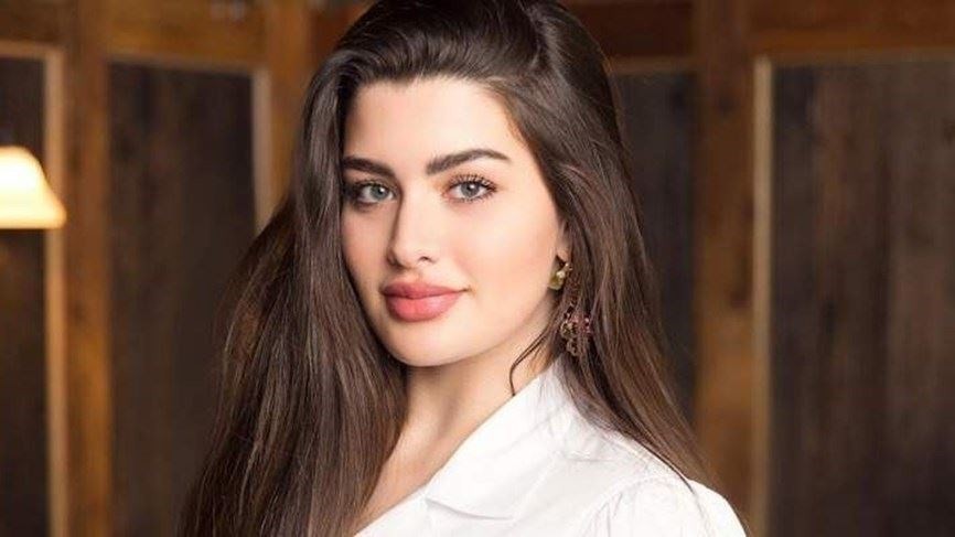 روان بن حسين تحلق شعر ابنتها الرضيعة بالشفرة في فيديو صادم!