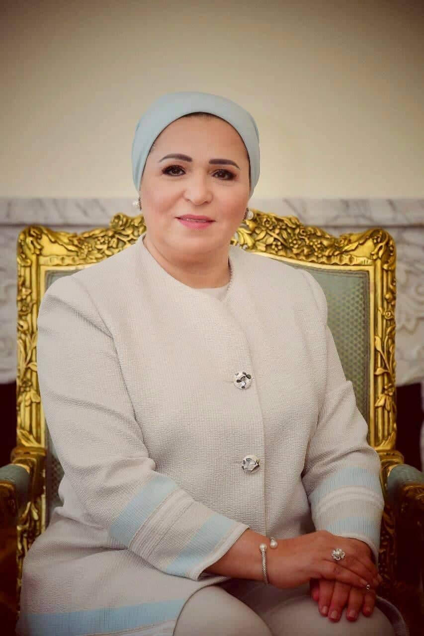 سيدة مصر الاولى انتصار السيسي تشارك في حفل الزفاف