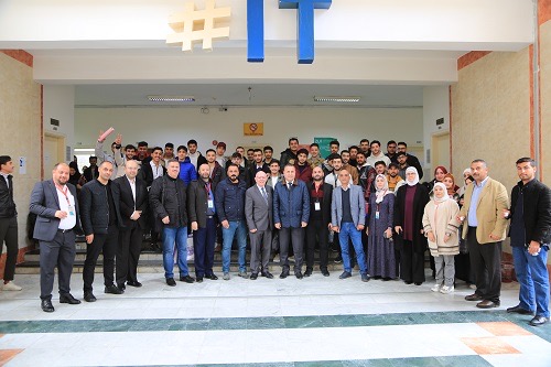 كلية العلوم والتكنولوجيا المعلومات في جامعة "الزيتونة" تلتقي بالطلبة الجدد