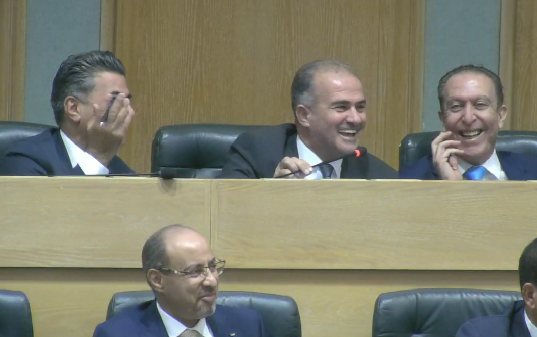 فريحات ممازحًا عطية: "أخذت مني منصب نائب الرئيس وهسا الكلام"