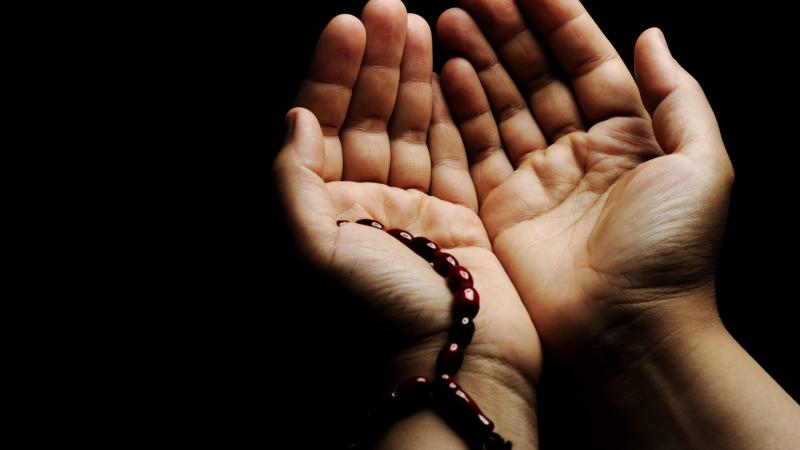 أمي تكثر من الدعاء علي وأخاف أن يستجاب لها!