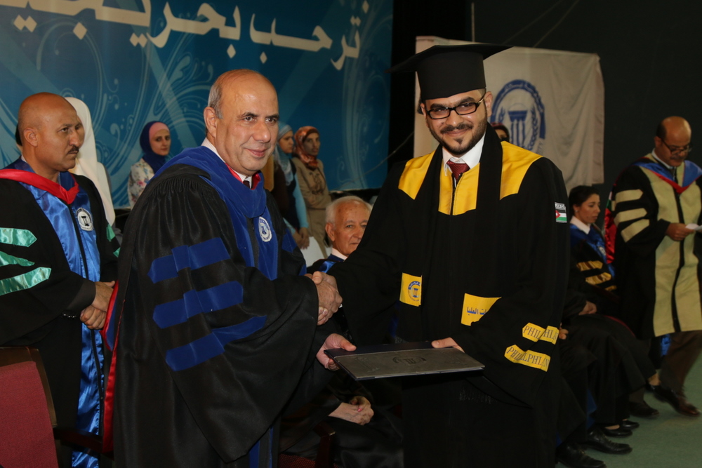 جامعة فيلادلفيا تحتفي بتخريج طلبتها