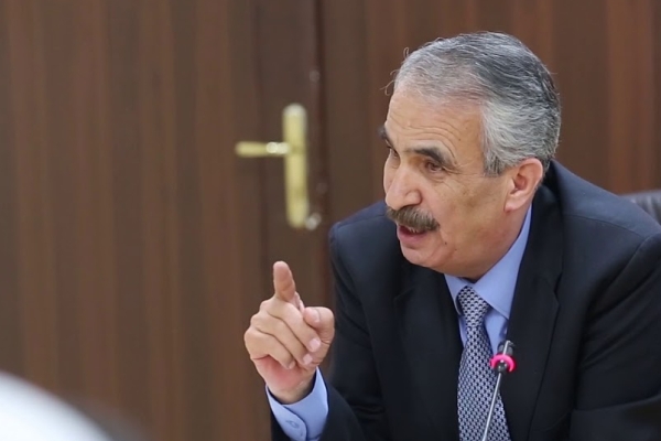  وزير الداخلية يعتذر عن استقبال المهنئين 