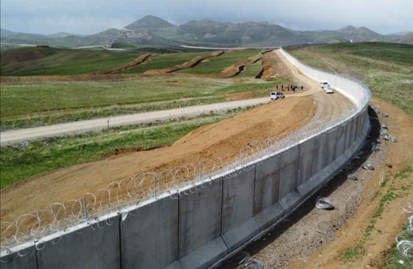 "سياج ومنطقة عازلة" ..  تركيا تستعد لأسوأ سيناريو أمريكي في إيران