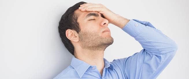 تعاني من آلام العين اليسرى؟ ..  إليك الأسباب