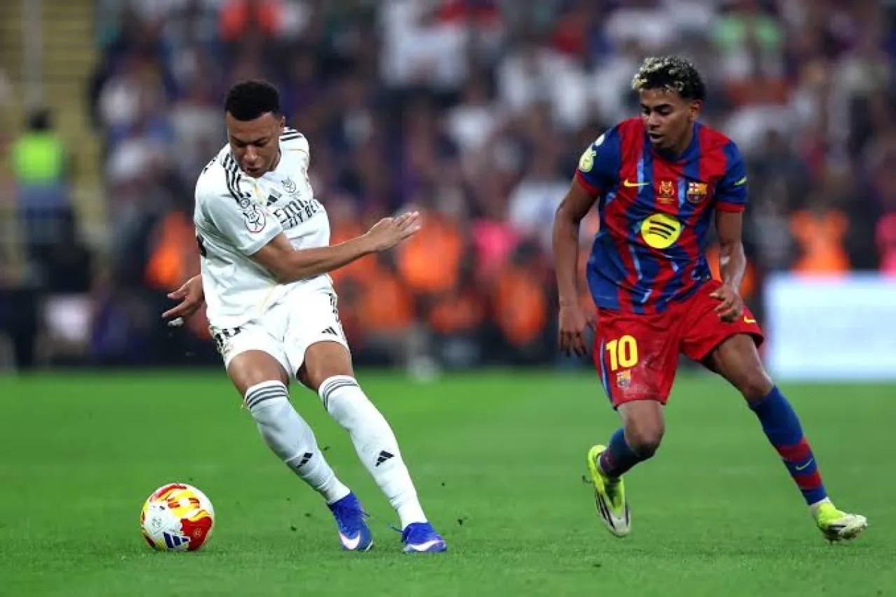 الملكي الريال يسحق برشلونة على ملعبه ويحسم كلاسيكو الأرض