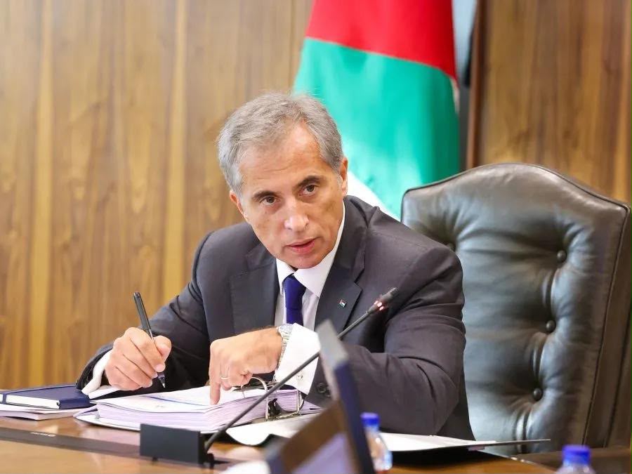 تقرير : لا يوجد لدى الرئيس اي نيه لتعديل وزاري سوى مغادرة وزير واحد