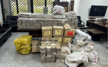  تقارير عراقية: تفتيش قصور عدد من المعتقلين مستمر ..  ومزاعم بالعثور على نصف مليار دولار بحوزة أحدهم