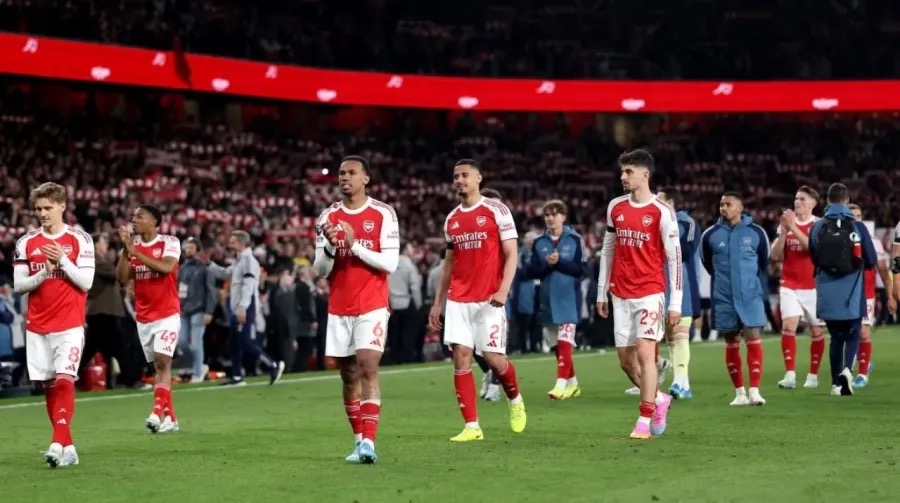 تعادل مثير للسيتي يمنح أرسنال لقب الدوري الإنجليزي