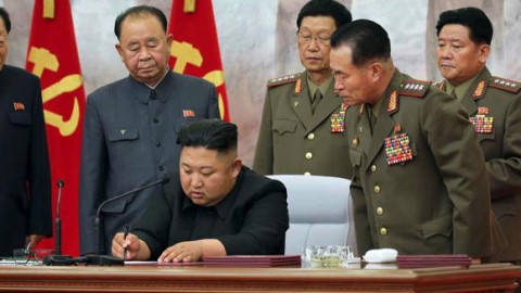 زعيم كوريا الشمالية يأمر الجيش وصناعة الذخيرة وقطاع الأسلحة النووية بتسريع الاستعدادات للحرب مع الولايات المتحدة