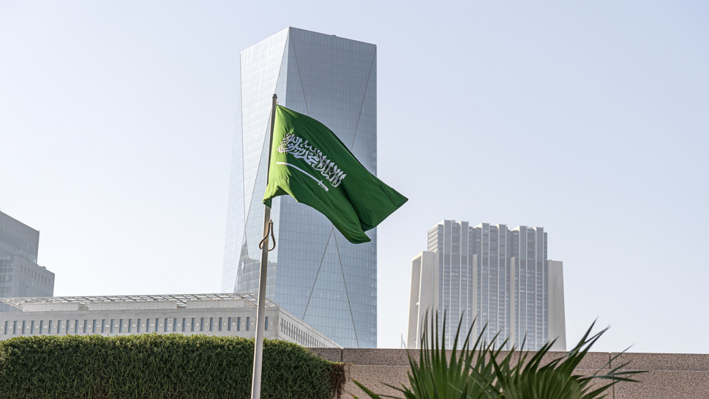 الحرس الثوري الإيراني يعلن استهداف قوات أميركية في قاعدة بالسعودية